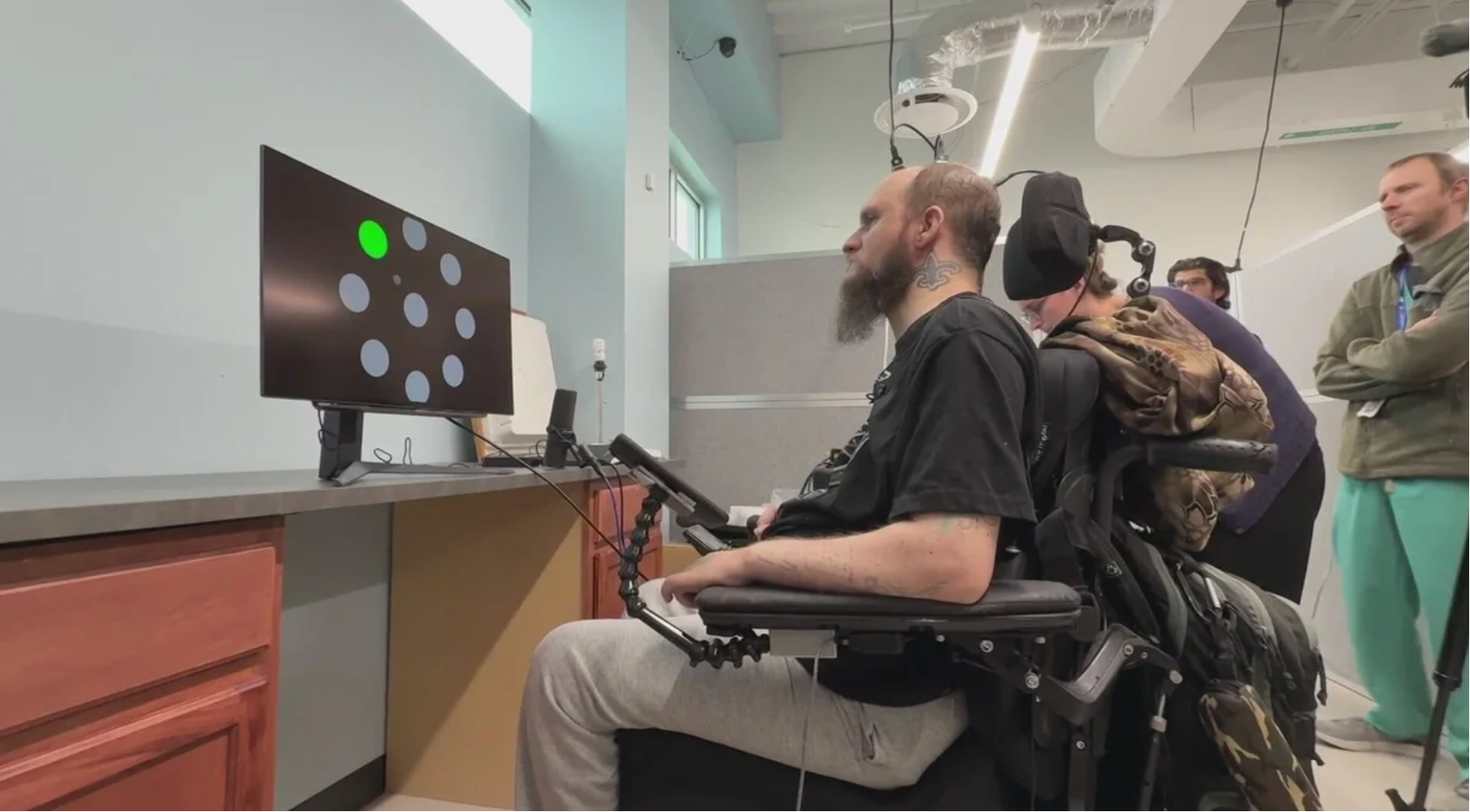 全球首例，植入式脑机接口迈入高级皮层区